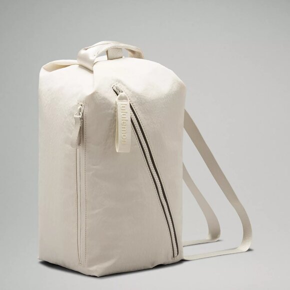 Lululemon - Fast Track Bag 2.0 10L - NWT main image 5